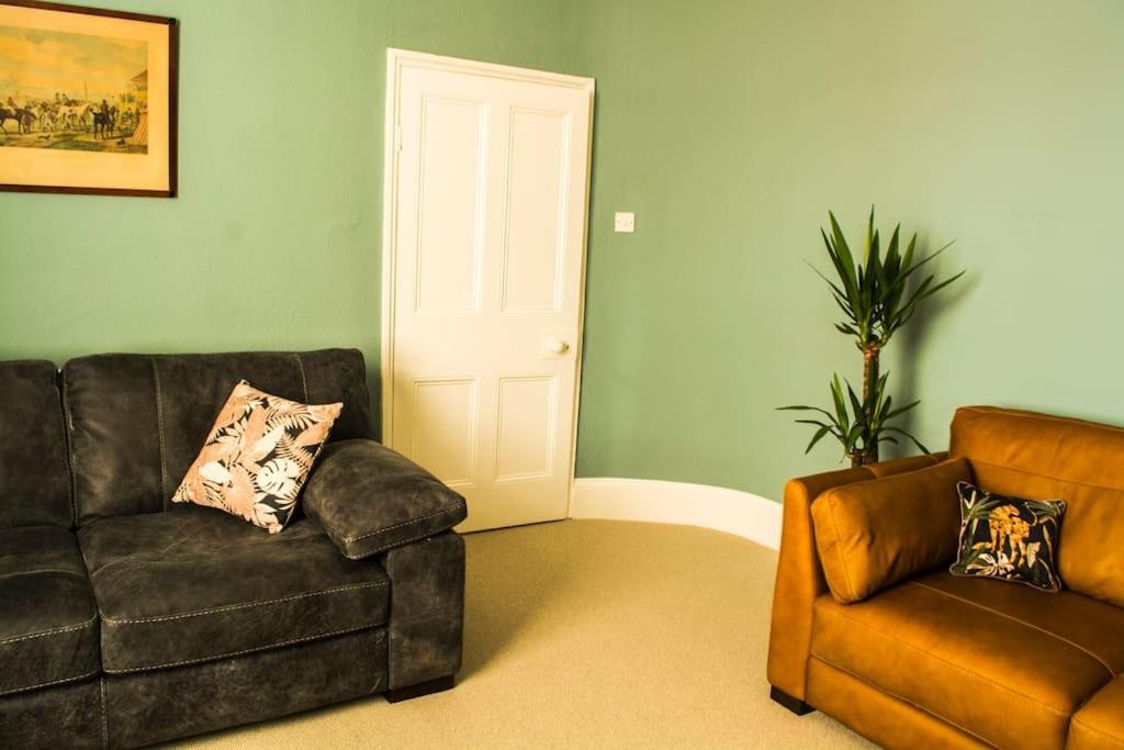 Lovely 3 Bed House In The Heart Of Cheltenham Exterior foto